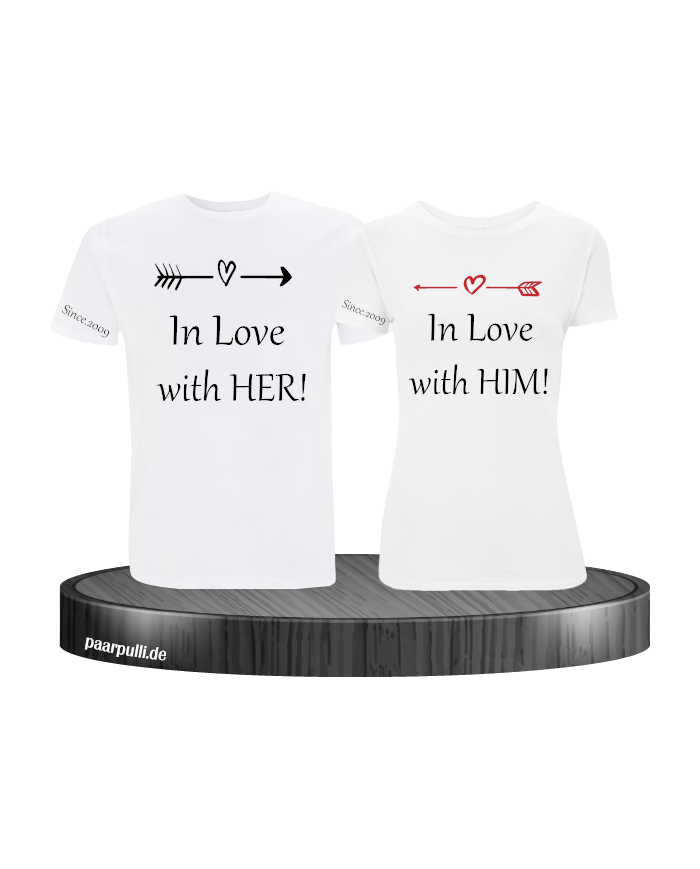 In Love with her bedruckt auf weiße T-Shirts