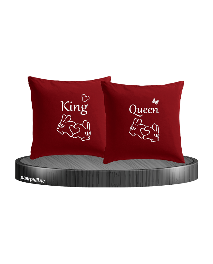 Rote kissen mit king und queen
