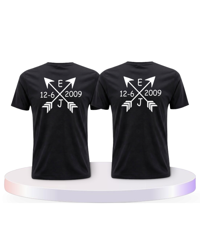 Partnerlook T-Shirts mit Arrows mit Initialien und Datum | Paarpulli