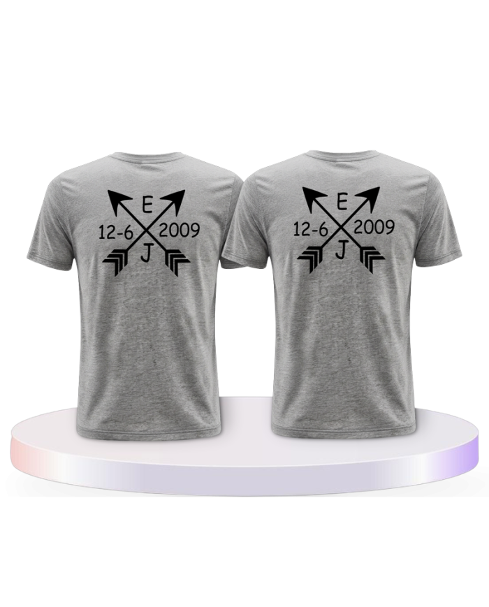 Partnerlook T-Shirts mit Arrows mit Initialien und Datum | Paarpulli