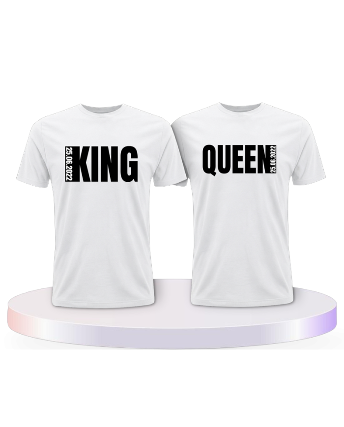 King und Queen mit seitlichem Wunschdatum Pärchen T-Shirts | Paarpulli