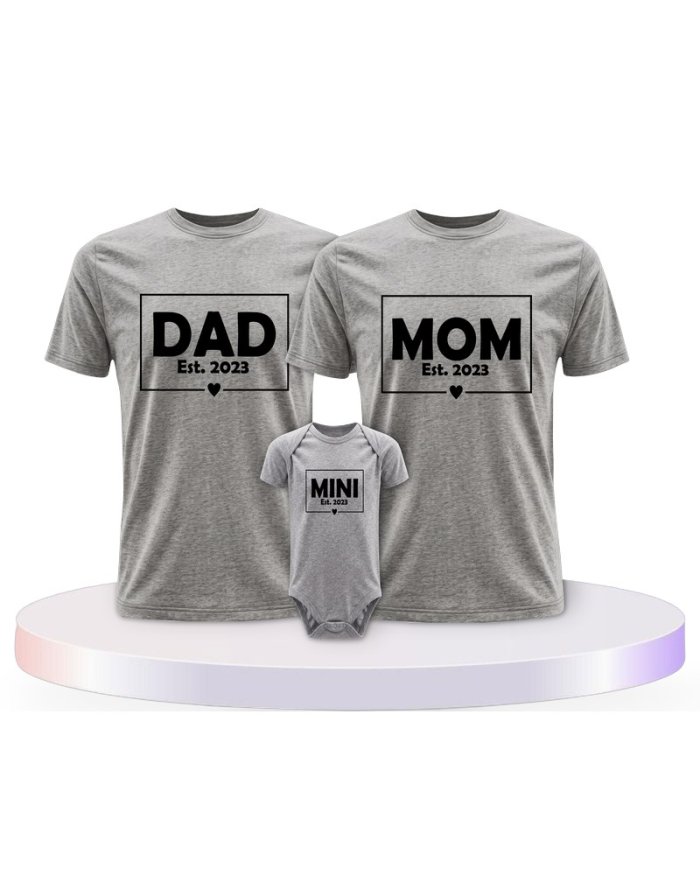 Dad Mom Mini Kid Familienset T-Shirts mit Babybody | Paarpulli