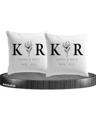 Kissenbezugs Set mit Wunschname, Datum und Blumen Aufdruck. Set