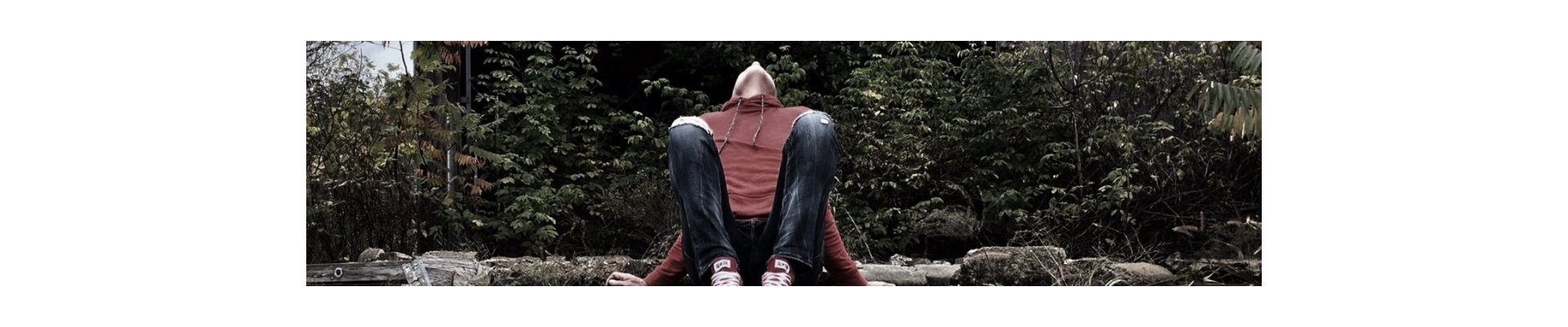 Pullover für Männer mit Kapuze. Pullover für Männer mit Kapuze.
